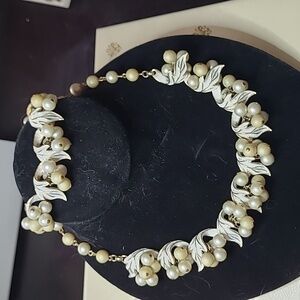 Vintage necklace and bracelet set, faux pearl, cream and gold tone leaves